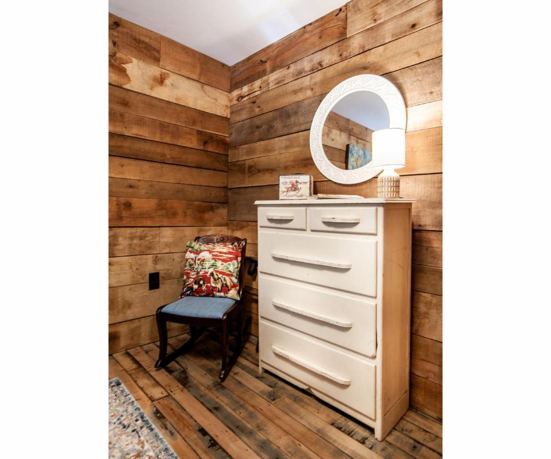 Beary Relaxing Cabin - Rustic With Outdoor Patio Таунсенд Экстерьер фото