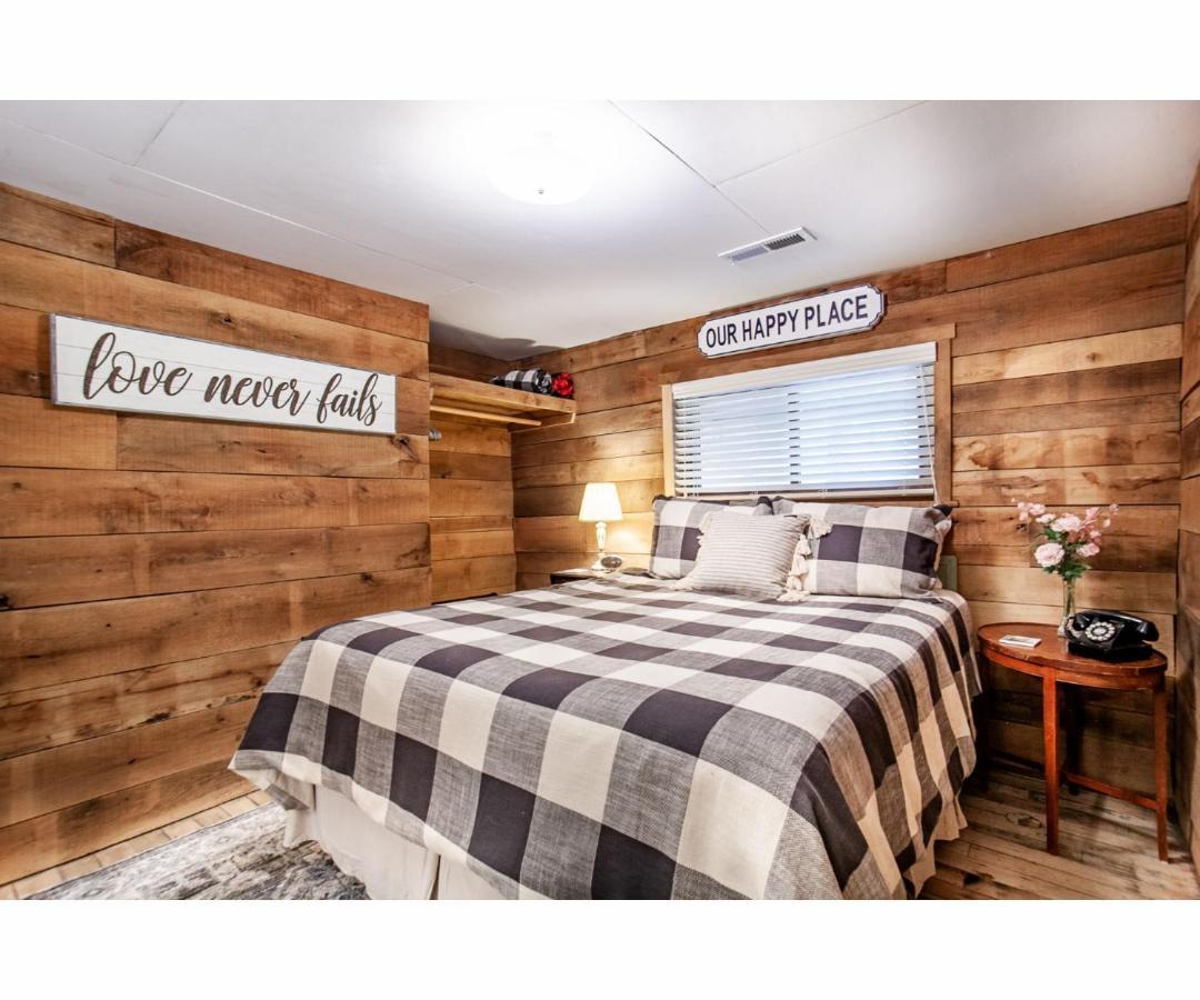Beary Relaxing Cabin - Rustic With Outdoor Patio Таунсенд Экстерьер фото